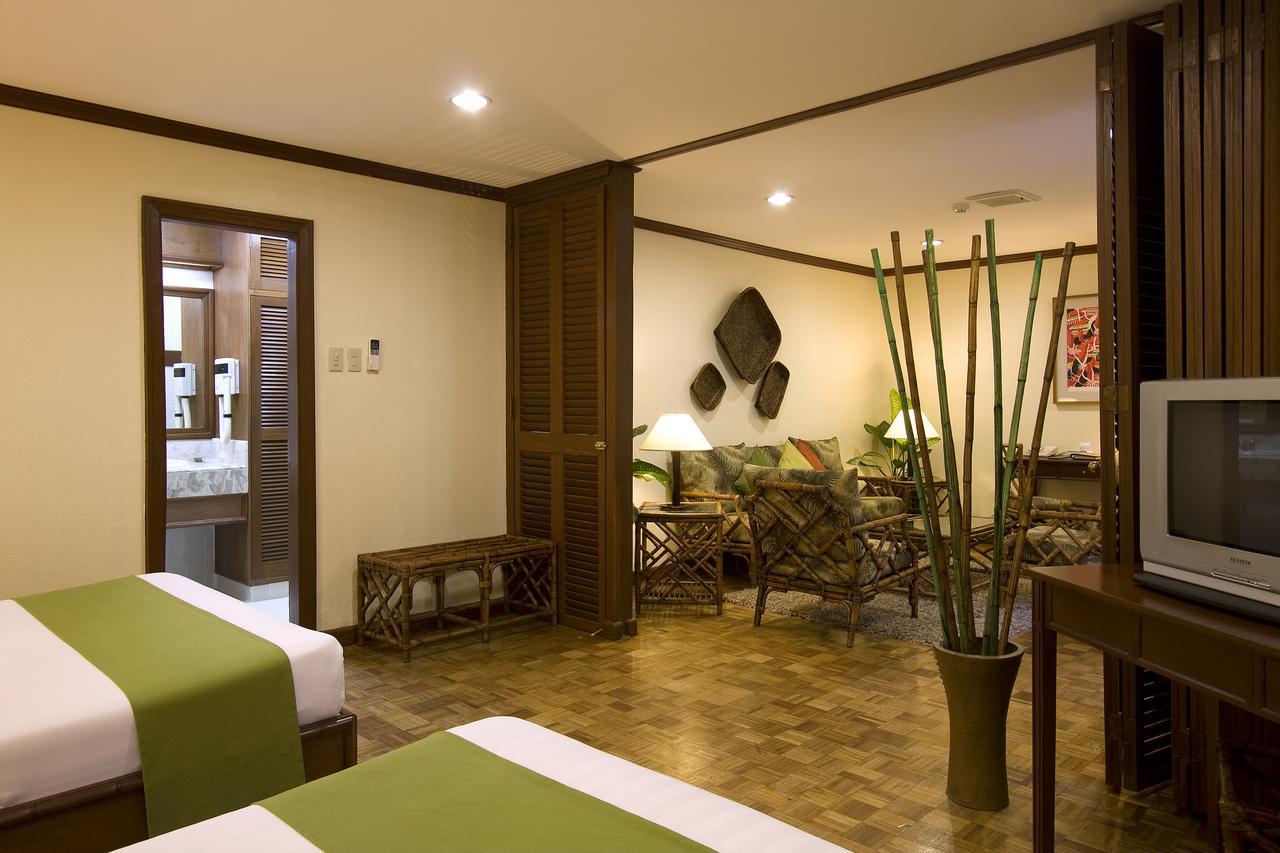 Oasis Hotel Angeles Exterior photo